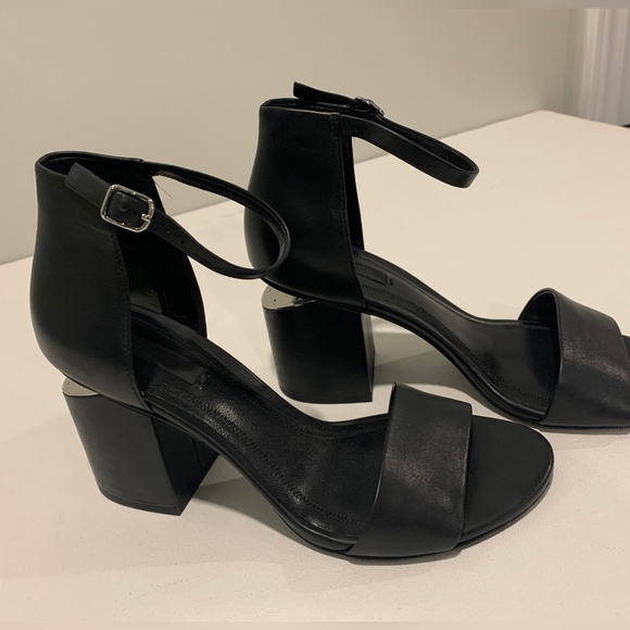 Authentic Alexander Wang "Abby" Strap Sandal in like new condition- 38.5 - Picture 1 of 4